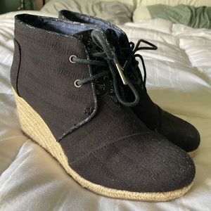 Toms Black Wedges with Tan Sole